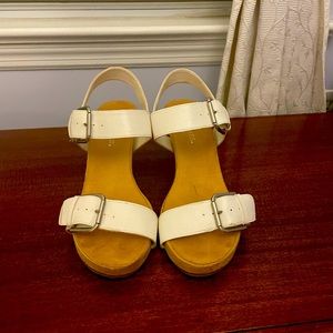 Aerosoles white wedge sandal.